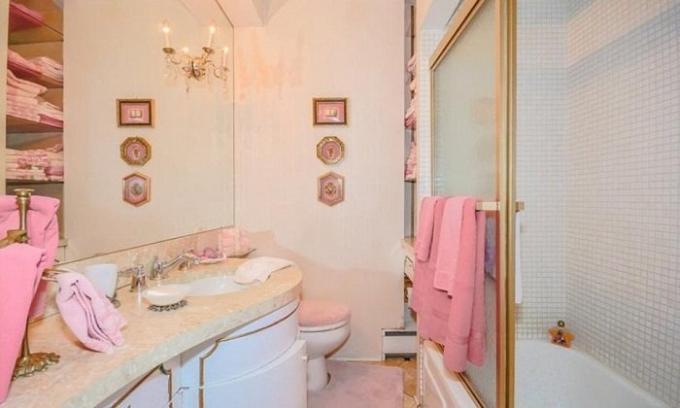 Kupaonica u ružičasto.