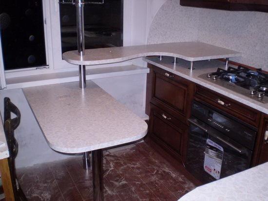 Stoj-stol za malu kuhinju - beznačajna cijena za provedbu ideje