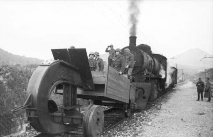 Zašto Nijemci u Drugom svjetskom ratu bio je vezan za vlakove velikih kuke.