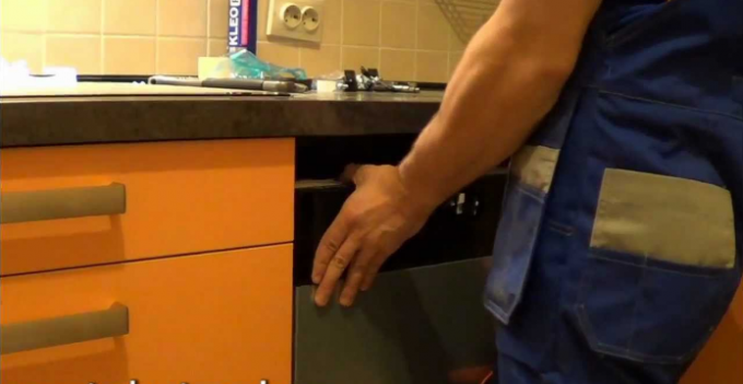 Instaliranje perilice posuđa izvedivo je vlastitim rukama