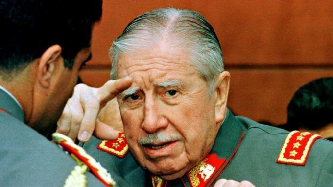 Pinochet je ugrožena od strane KGB-a.