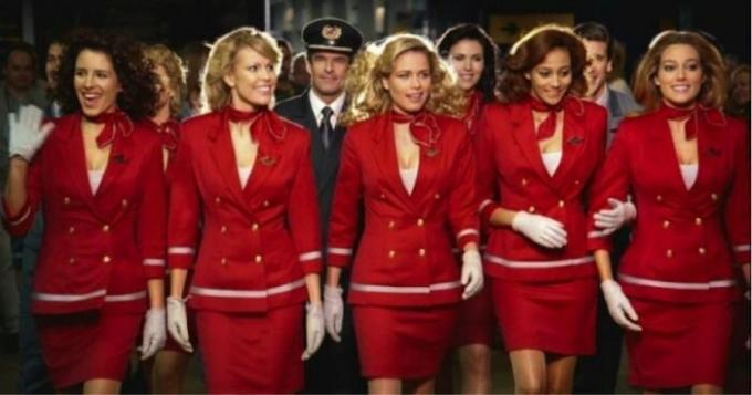 Neki stjuardese ne smeta što je na nebu poznanstvo je preraslo u pravi odnos.