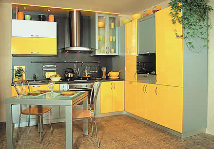 kuhinja u žutim tonovima