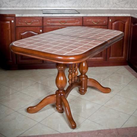 Kuhinjski stolovi s keramičkim pločicama (36 fotografija): Uradi sam, video upute za ugradnju, cijena, fotografija