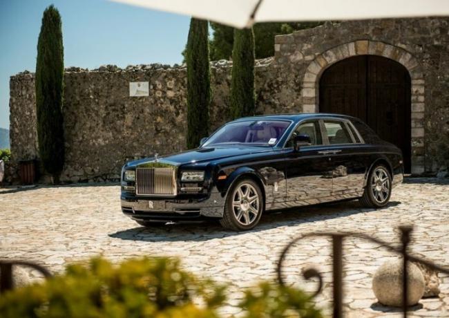 Dobri stari Rolls-Royce Phantom također dobri. 