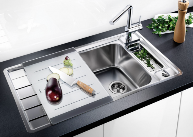 Kuhinjski sudoper od nehrđajućeg čelika (42 fotografije): video upute za ugradnju sudopera od nehrđajućeg čelika, učinite to sami, cijena, fotografija