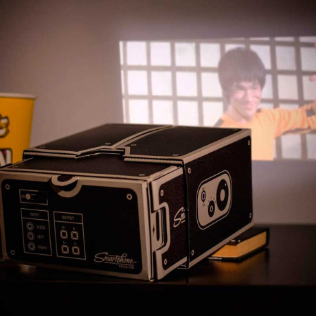 Projektor Smartphone Projektor 2.0 omogućuje udobno gledanje filmova na velikom zaslonu