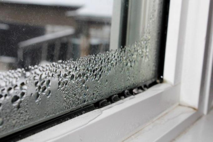 Kako da biste dobili osloboditi od kondenzacije na PVC prozori i vlaga na padinama