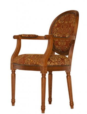 Stolica-stolica s naslonima za ruke za kuhinju u klasičnom stilu.
