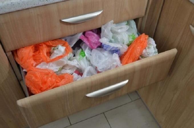 Box paketa za pohranu može se koristiti samo ako je kuhinja puno prostora. / Foto: vplate.ru. 