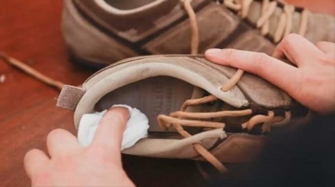 7 znakova s ​​kojima cipele zaustaviti i miris smetnja