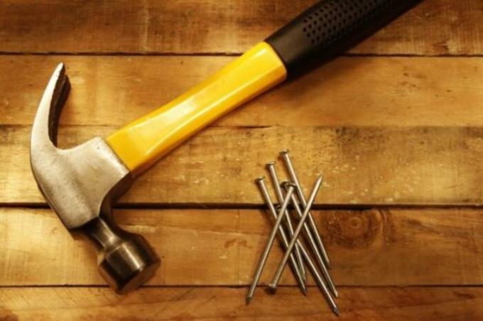 Hammer - ključni alati za domaćinstvo.