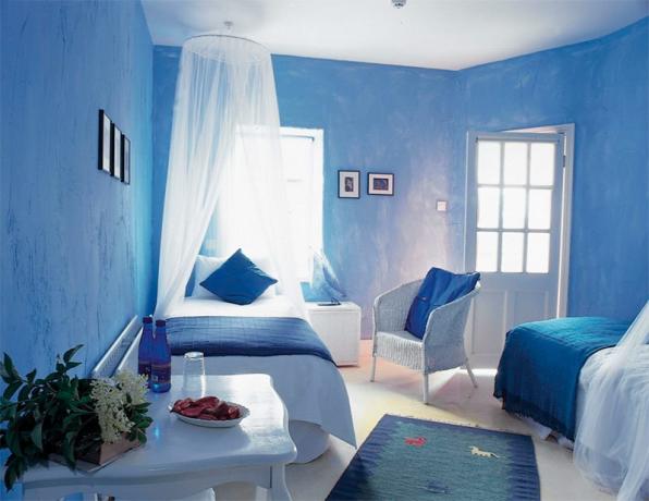 Fotografija spavaće sobe u plavom