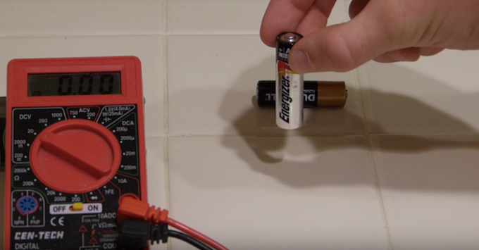 Elementarni način da se razlikuje napunjenu bateriju iz „skupljen” u par sekundi