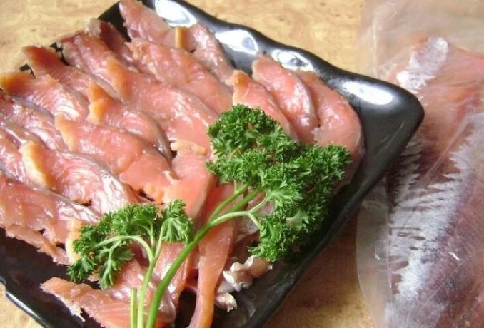 Kako napraviti mirisne slanu od smrznutog lososa „losos”. jednostavan recept