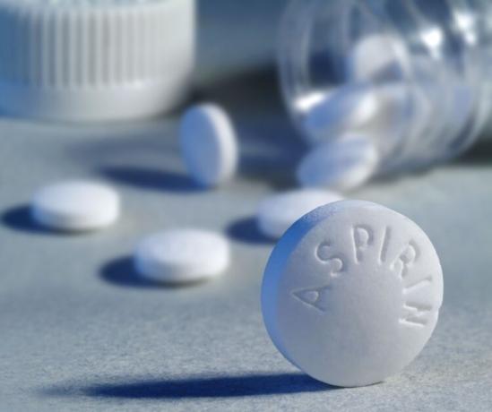 Aspirin nosi sa kamenca depozite u kotlu s praskom!