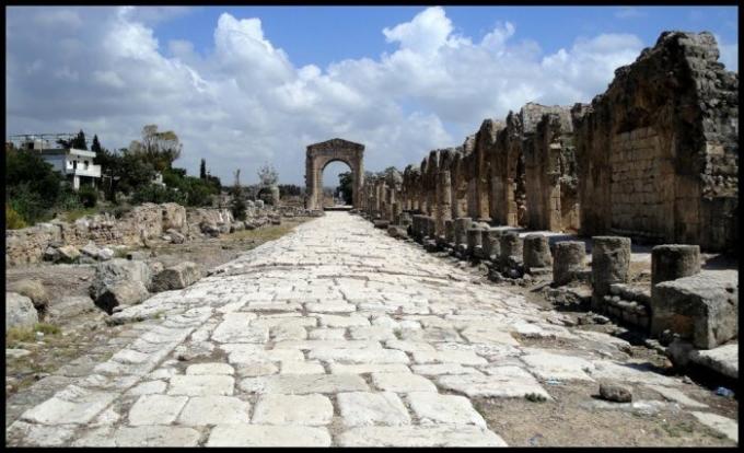 Rimljani su bili u mogućnosti izgraditi cestu koja postoji do današnjeg dana