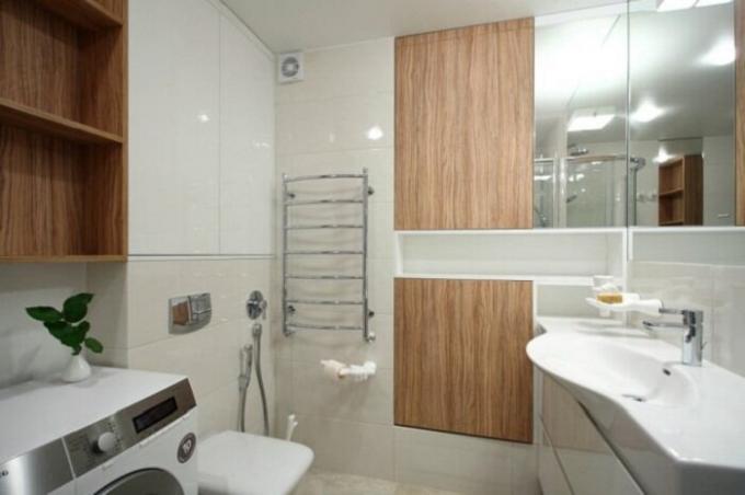 Stvaranje „mokro kupatilo” europskog stila je pomogao da se smanji veličinu kupaonice. | Foto: interiorsmall.ru.