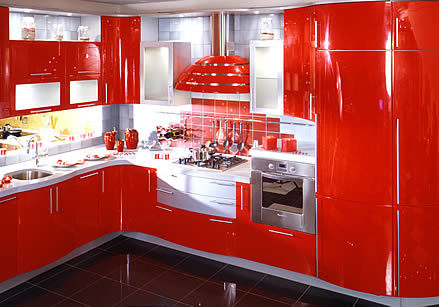 crvene i bijele kuhinje