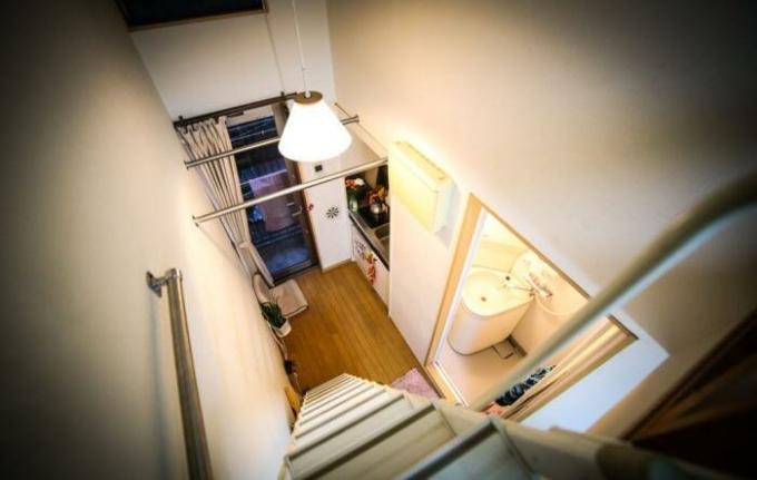 Stan u Tokiju: kuhinja, kupaonica, spavaća soba i balkon.