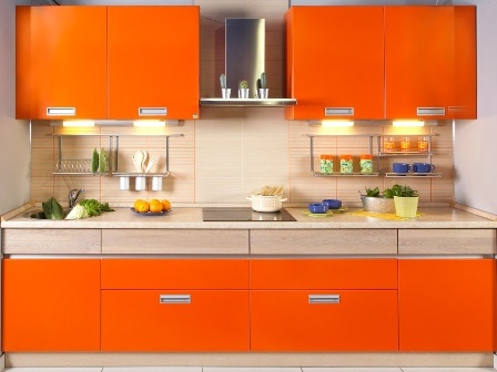 narančasti dizajn kuhinje