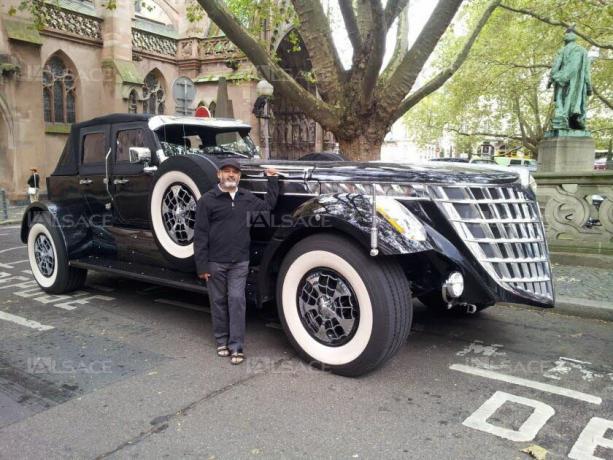 Šeik Hamad bin Hamdan Al Nahyan, sa svojim automobilom Giant Spider u Strasbourg
