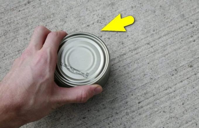 Kako otvoriti konzervu, ako ruka nije ništa. 