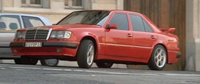 Mercedes-Benz E 500 1992 je glumio u filmu "Taxi". | Foto: imcdb.org.