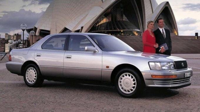 Uz kupnju Lexus LS vozač ne mora potrošiti mnogo novca za „ime”. | Foto: resources.carsguide.com.au. 