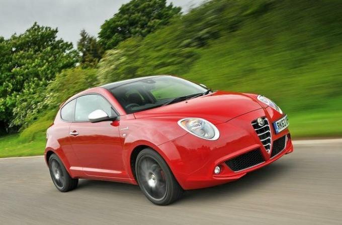 Slatka talijanske mini hatchback Alfa Romeo MiTo. | Foto: autocar.co.uk.