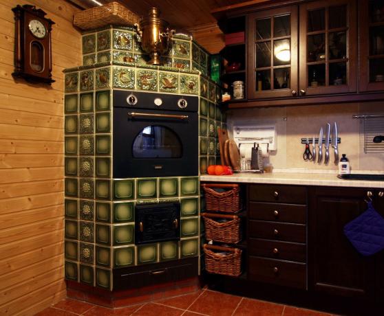 Peći od opeke za kuhinju (36 fotografija), ruska peć na drva u unutrašnjosti kuhinje, dizajn "uradi sam": upute, foto i video tutorijali, cijena
