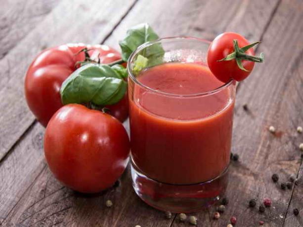 Žetva zdravih sokova od rajčica © ofazende.ru