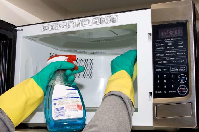 Najbolji način čišćenja mikrovalne pećnice