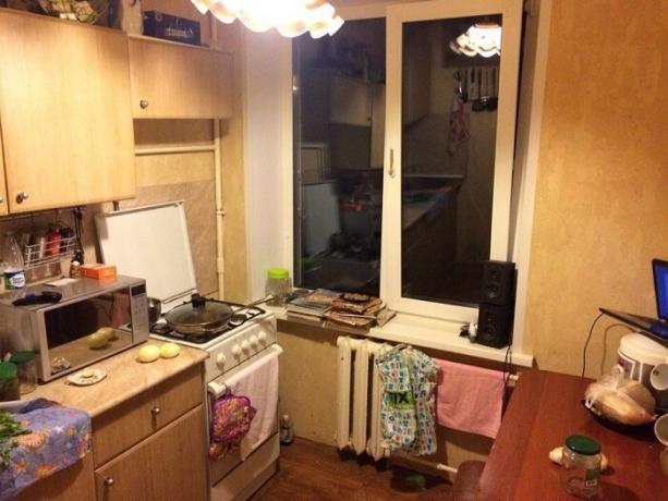 Kao i većina običnih kuhinja 6 kvadratnih metara u „Hruščov” promjena neprepoznatljivosti uz minimalan trošak