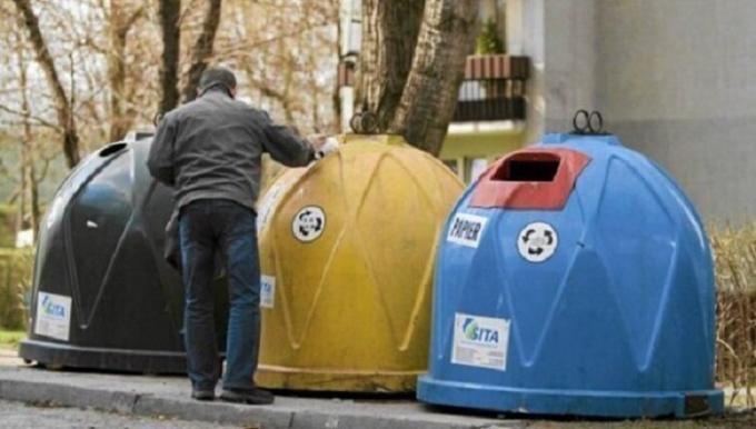 Spremnici za različite otpada.