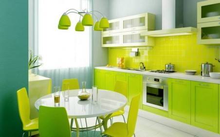 Svijetlozelene stolice za kuhinju savršeno ističu jednu stilsku ideju